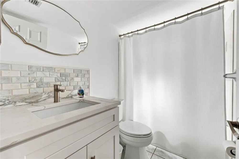 2855 DUEBY STREET Sarasota, FL 34231