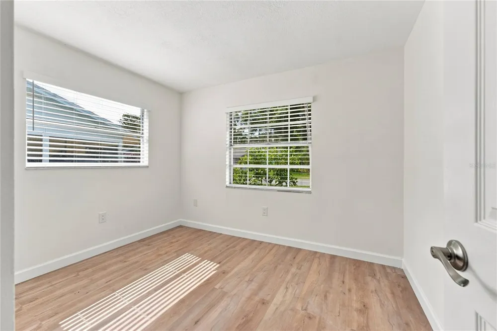 2855 DUEBY STREET Sarasota, FL 34231