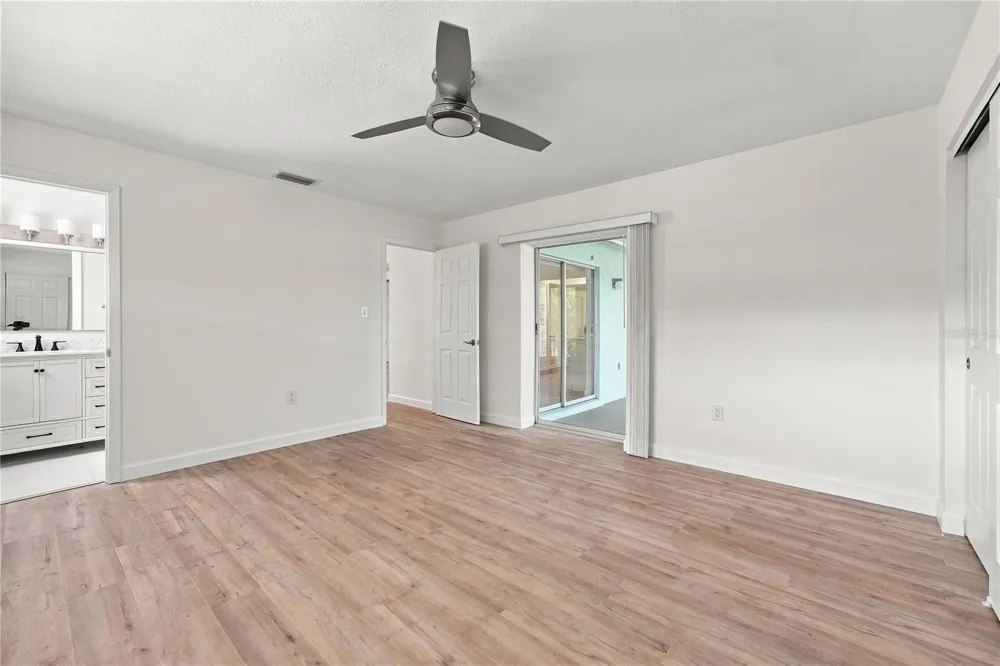 2855 DUEBY STREET Sarasota, FL 34231