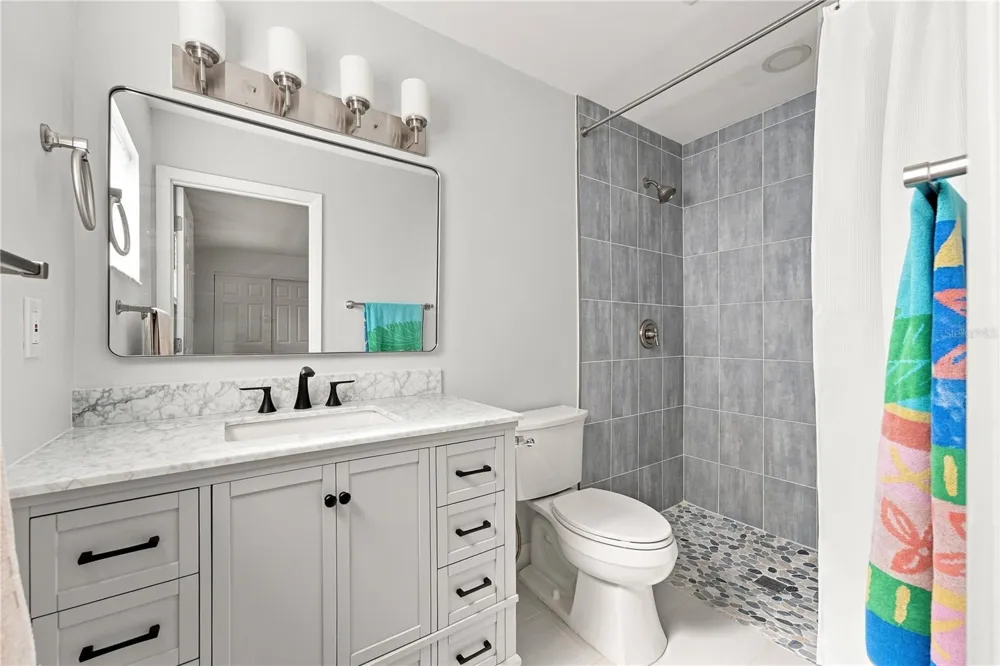 2855 DUEBY STREET Sarasota, FL 34231
