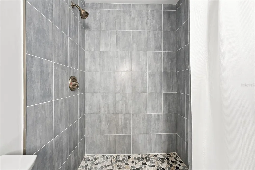 2855 DUEBY STREET Sarasota, FL 34231