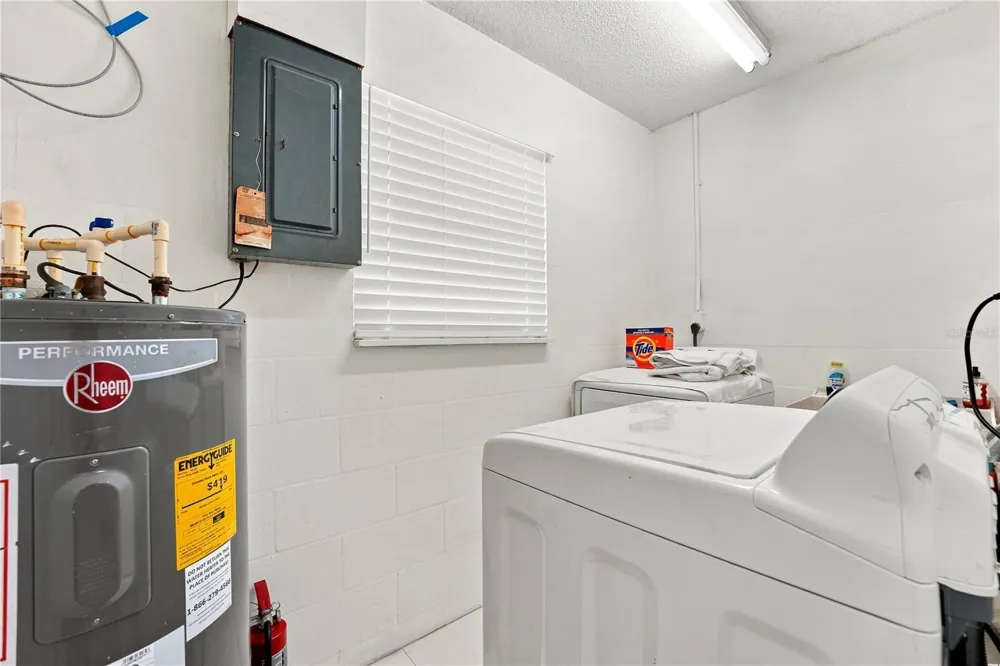 2855 DUEBY STREET Sarasota, FL 34231