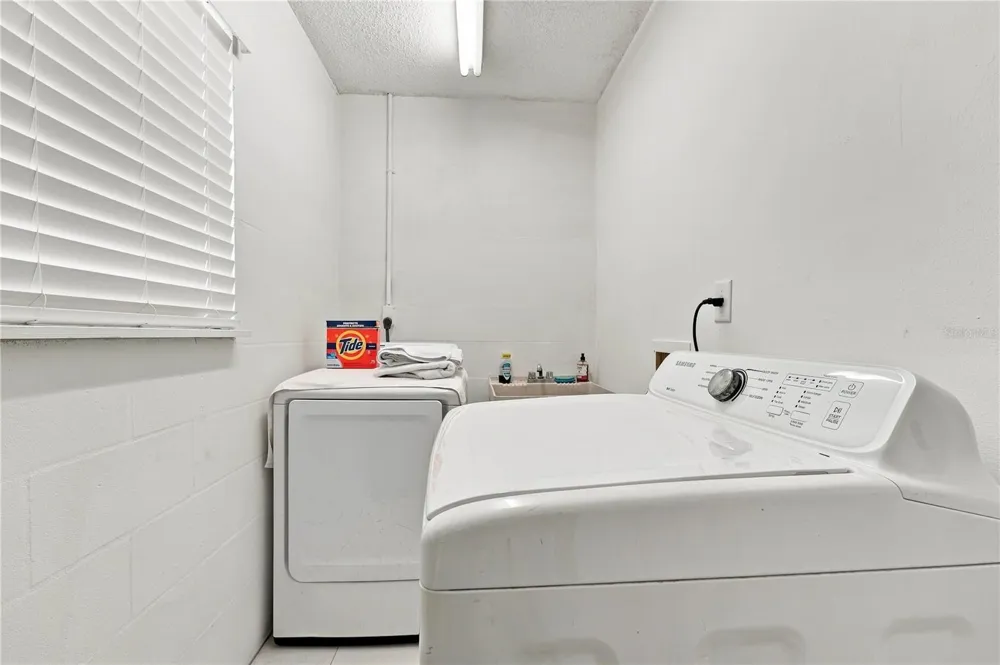 2855 DUEBY STREET Sarasota, FL 34231