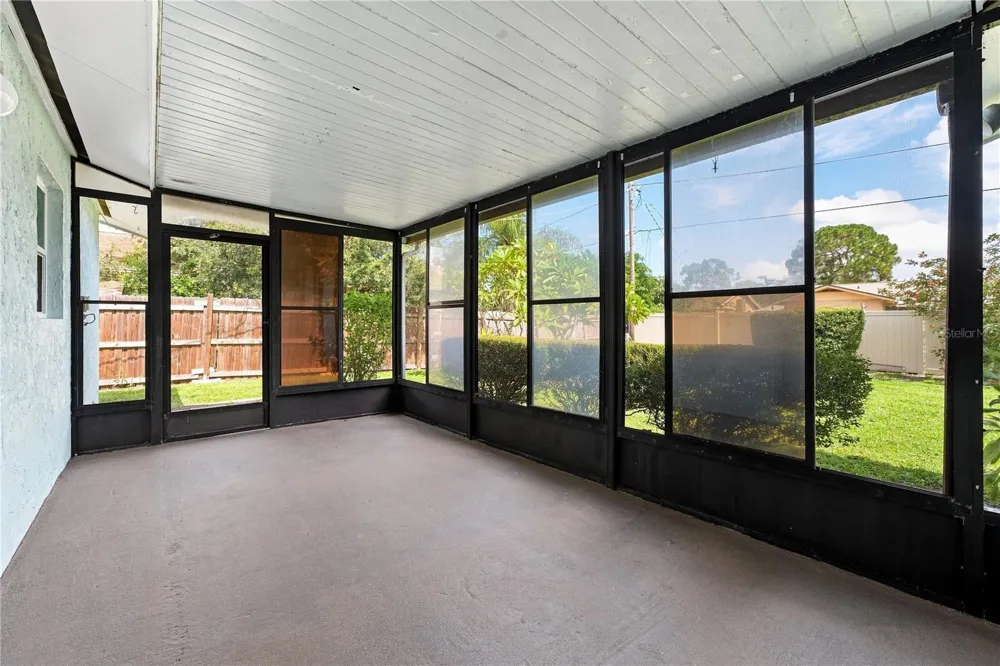 2855 DUEBY STREET Sarasota, FL 34231