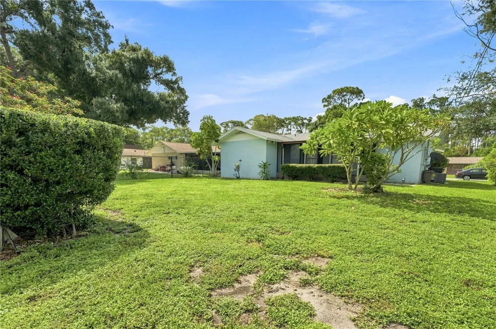 2855 DUEBY STREET Sarasota, FL 34231