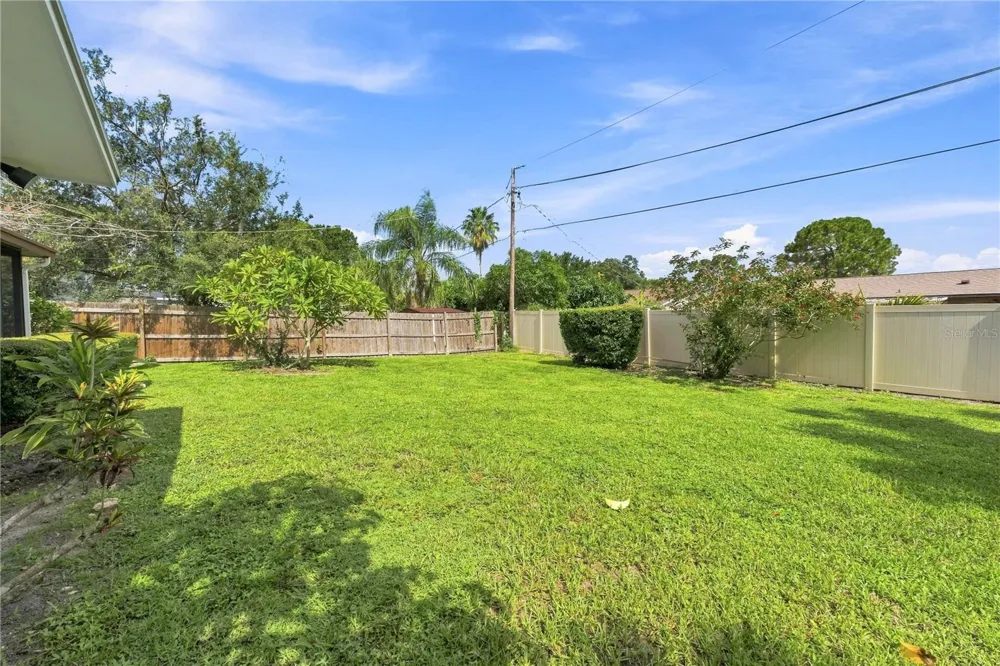 2855 DUEBY STREET Sarasota, FL 34231
