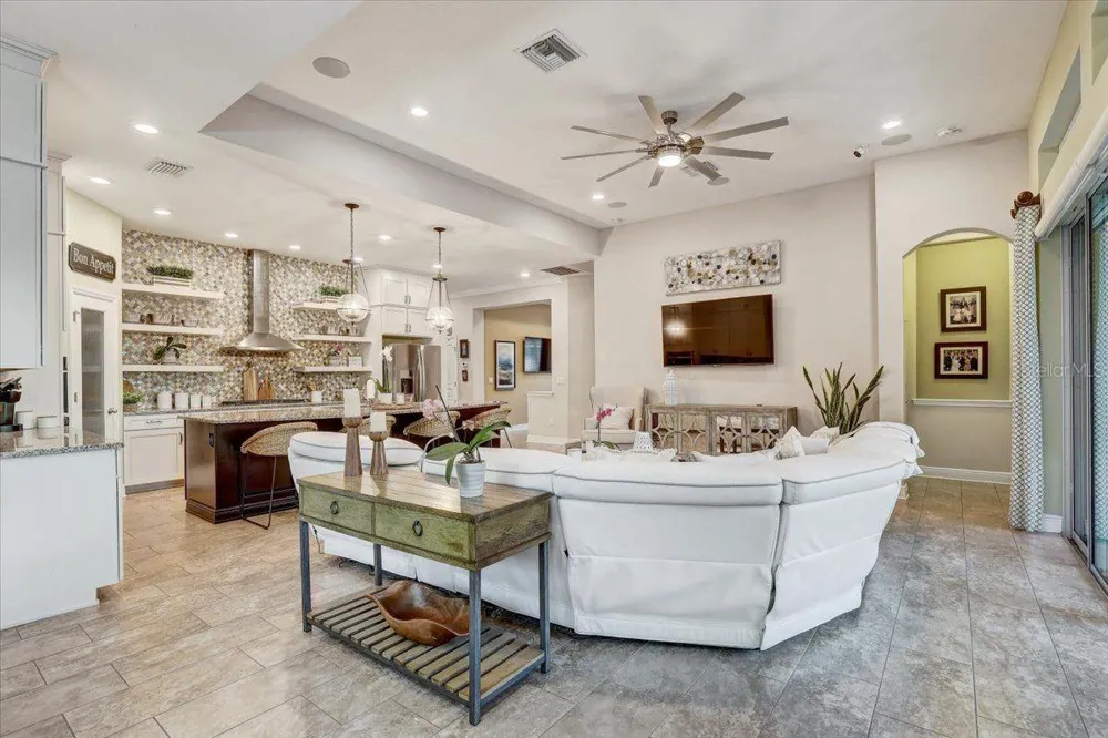 7209 MEETING HOUSE LANE Apollo Beach, FL 33572