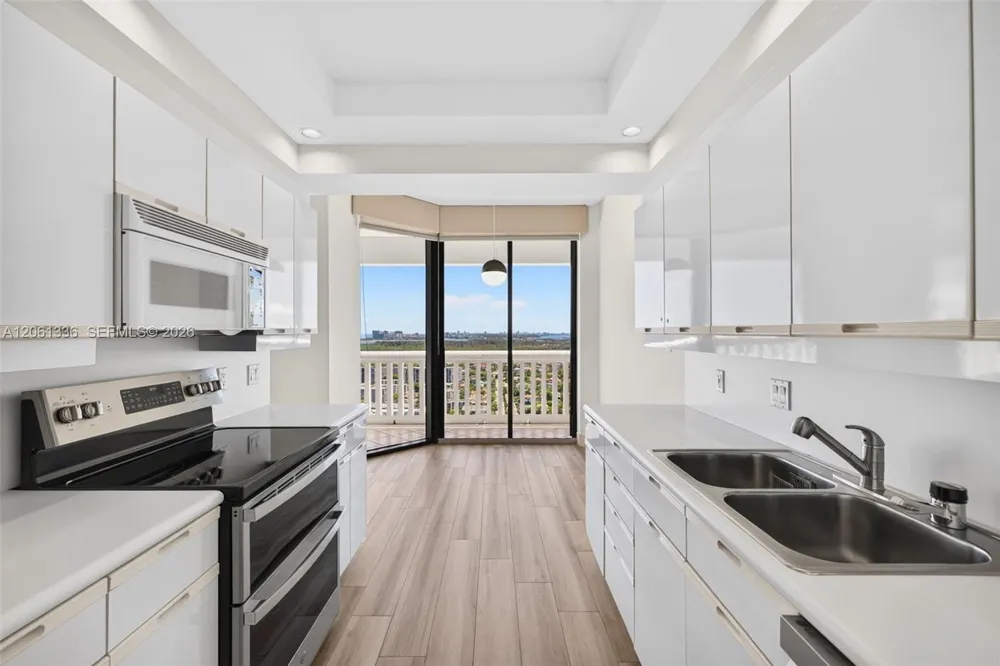 2000 Island Blvd #3008 Aventura, FL 33160
