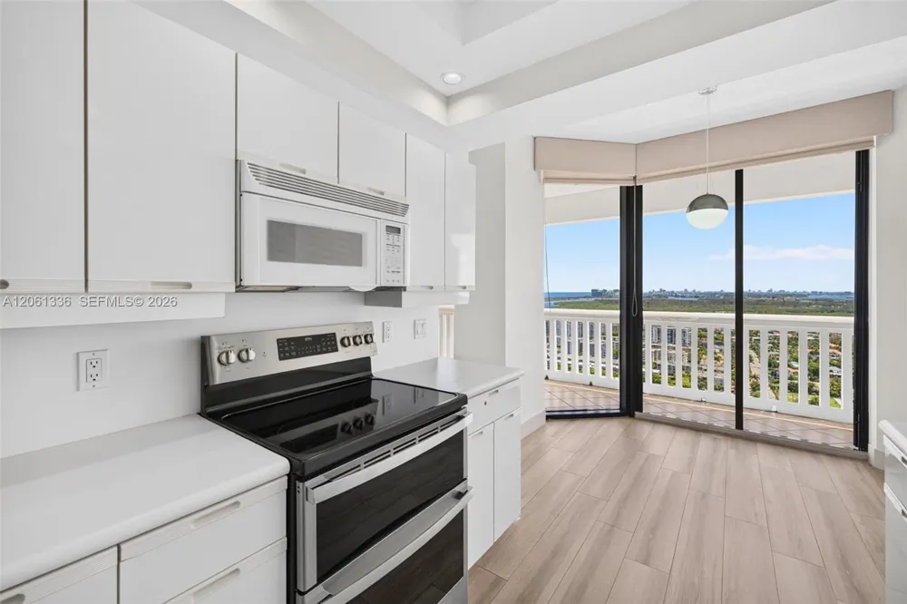 2000 Island Blvd #3008 Aventura, FL 33160
