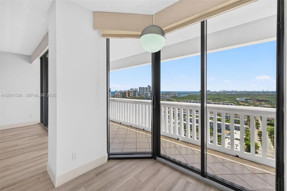 2000 Island Blvd #3008 Aventura, FL 33160