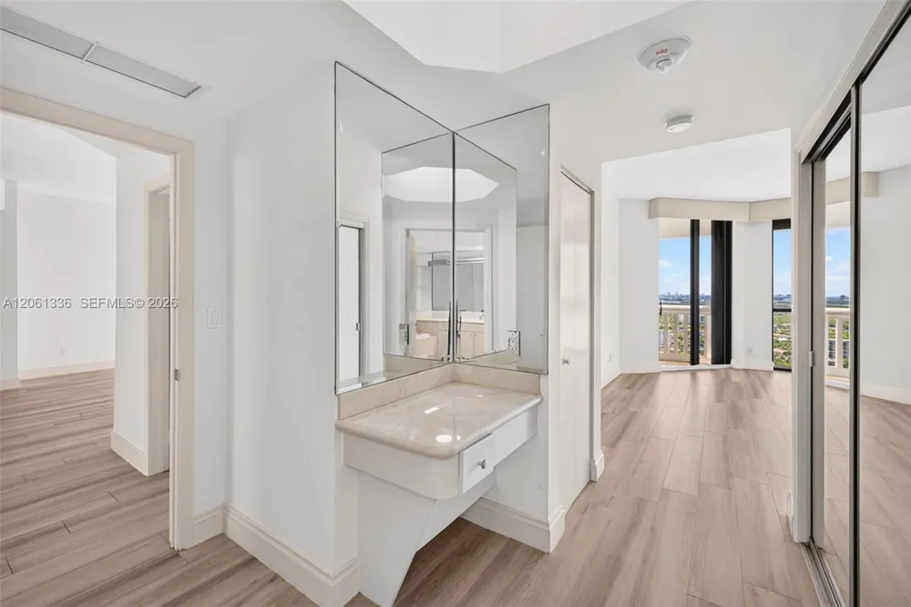 2000 Island Blvd #3008 Aventura, FL 33160