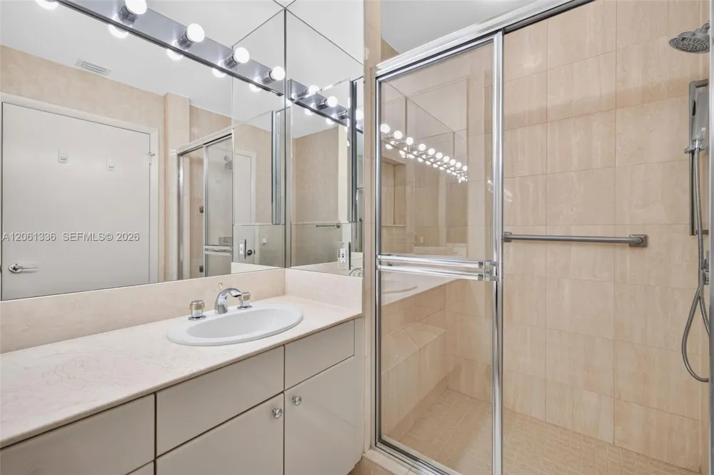 2000 Island Blvd #3008 Aventura, FL 33160