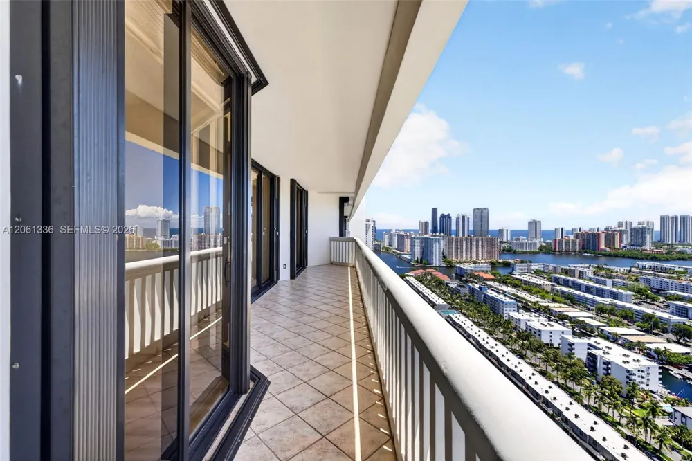 2000 Island Blvd #3008 Aventura, FL 33160