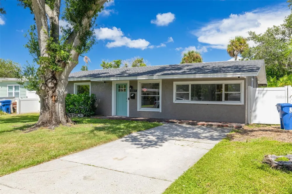 4227 HARRISBURG STREET NE St Petersburg, FL 33703