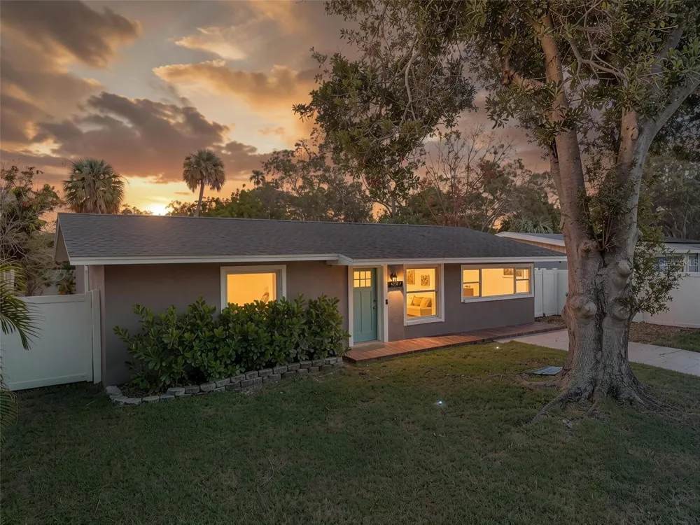 4227 HARRISBURG STREET NE St Petersburg, FL 33703
