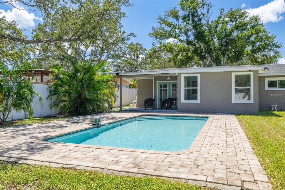 4227 HARRISBURG STREET NE St Petersburg, FL 33703