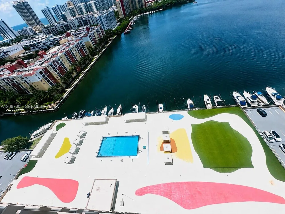 250 174th St #115 Sunny Isles Beach, FL 33160