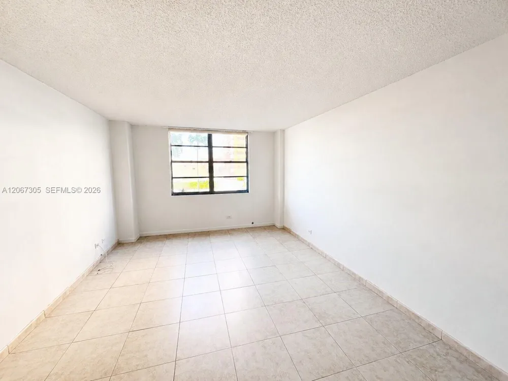 250 174th St #115 Sunny Isles Beach, FL 33160