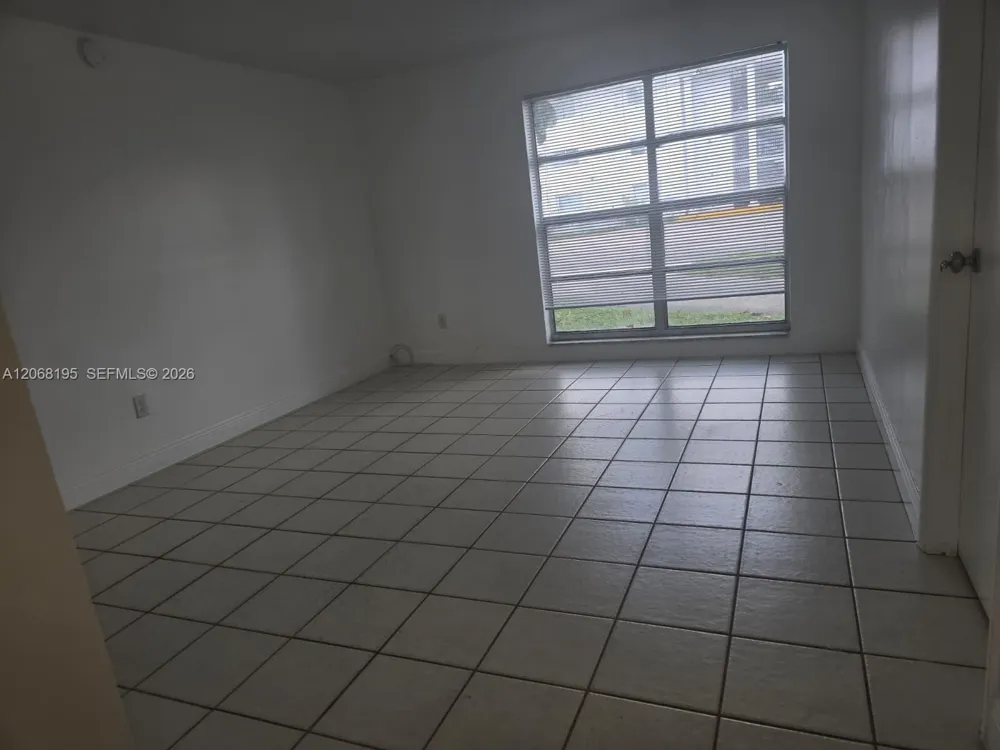 13725 NE 6th Ave #104 North Miami, FL 33161