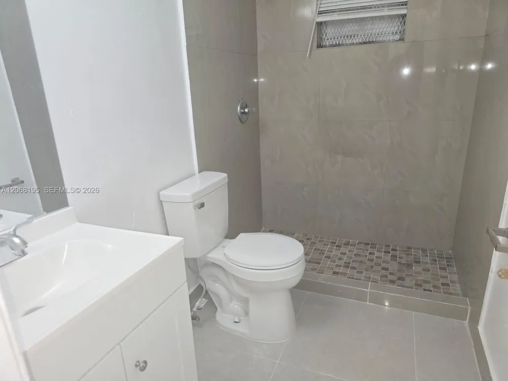 13725 NE 6th Ave #104 North Miami, FL 33161