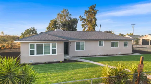 900 W Mount Whitney Avenue