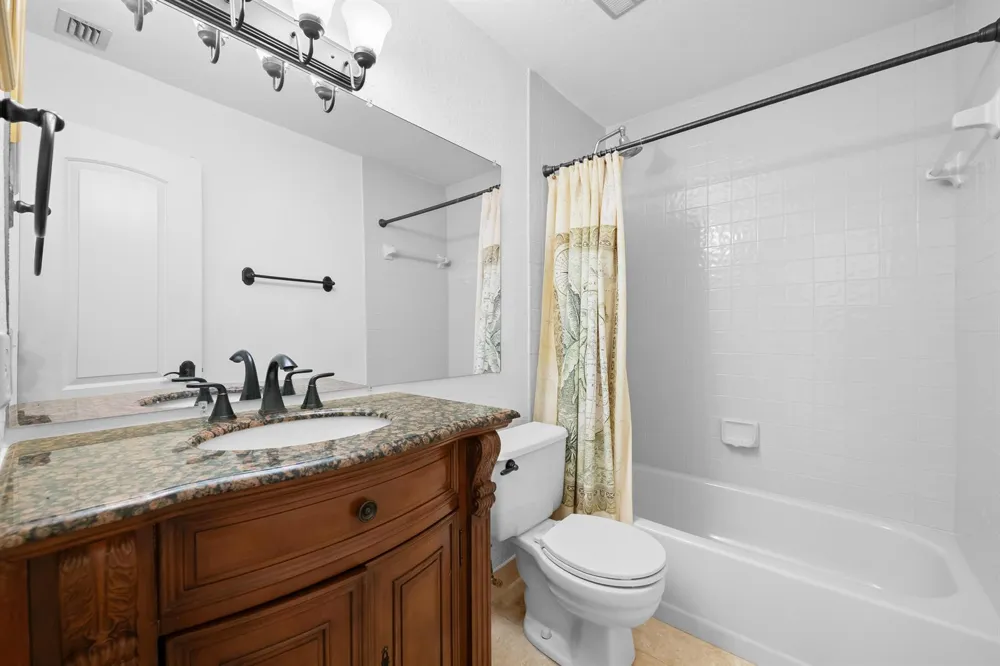 8211 NW 70th Street Tamarac, FL 33321