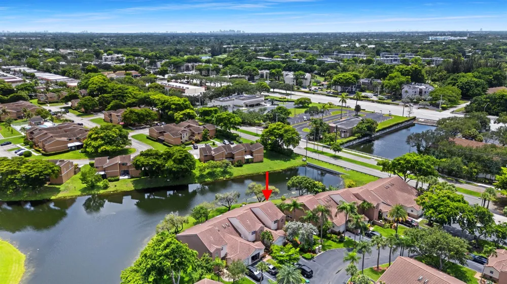 8211 NW 70th Street Tamarac, FL 33321