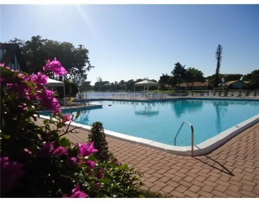 3690 Inverrary Drive #2c Lauderhill, FL 33319