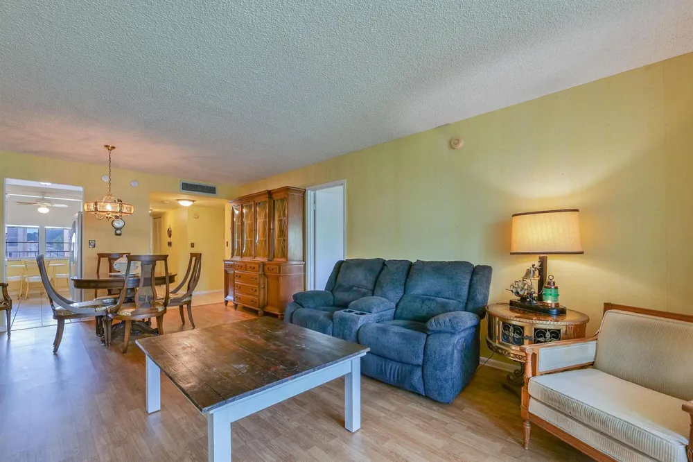 4851 NW 26th Court ##344 Lauderdale Lakes, FL 33313