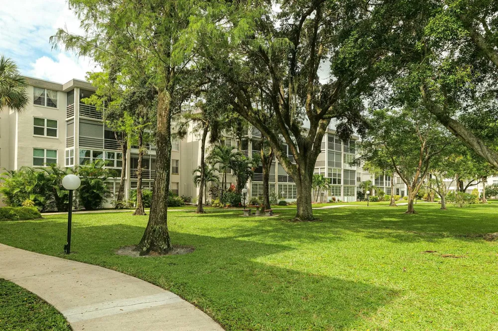 4851 NW 26th Court ##344 Lauderdale Lakes, FL 33313