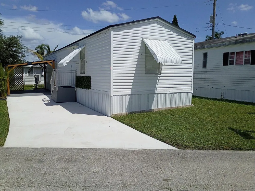 8517 SW 17TH COURT Davie, FL 33324