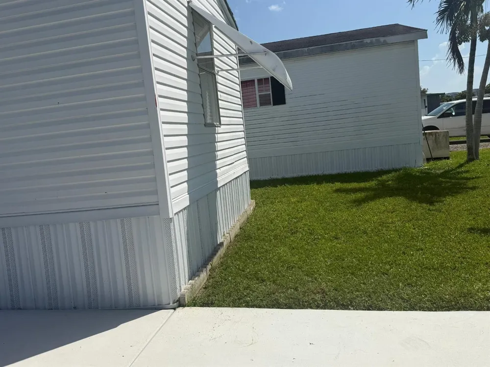 8517 SW 17TH COURT Davie, FL 33324