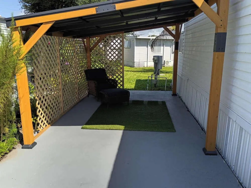 8517 SW 17TH COURT Davie, FL 33324