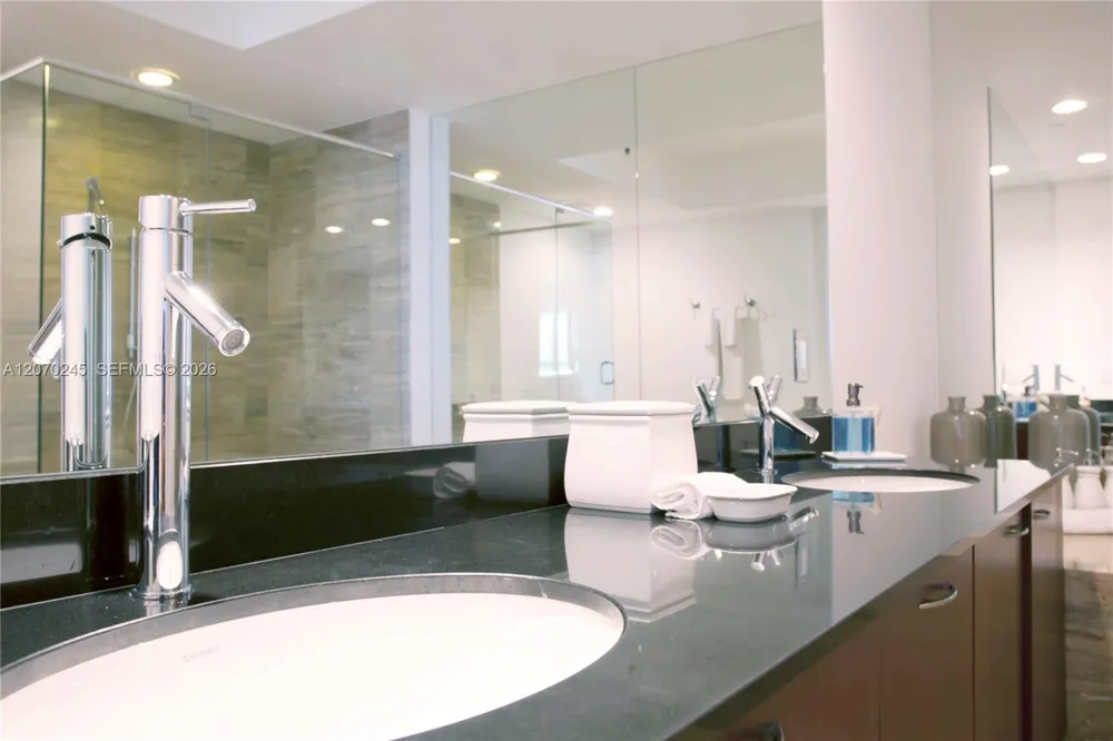 15811 Collins Ave #2303 Sunny Isles Beach, FL 33160