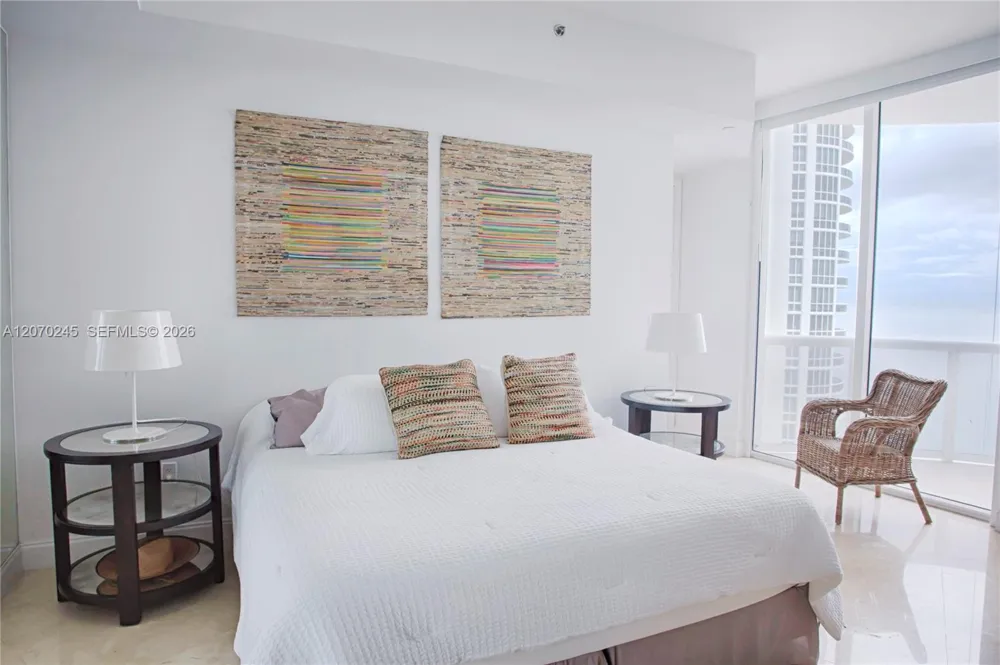 15811 Collins Ave #2303 Sunny Isles Beach, FL 33160
