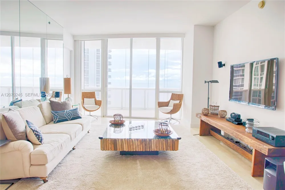 15811 Collins Ave #2303 Sunny Isles Beach, FL 33160