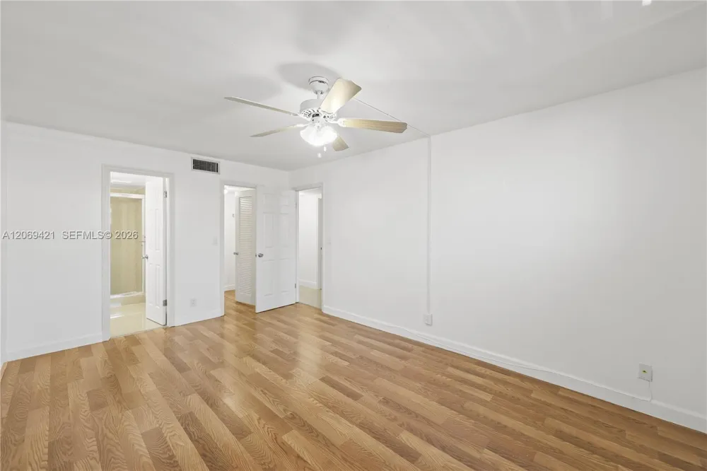 104 Paradise Harbour Blvd #114 North Palm Beach, FL 33408