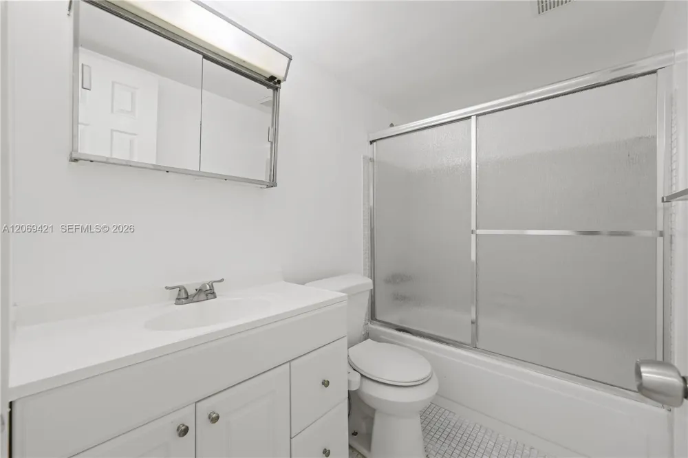 104 Paradise Harbour Blvd #114 North Palm Beach, FL 33408