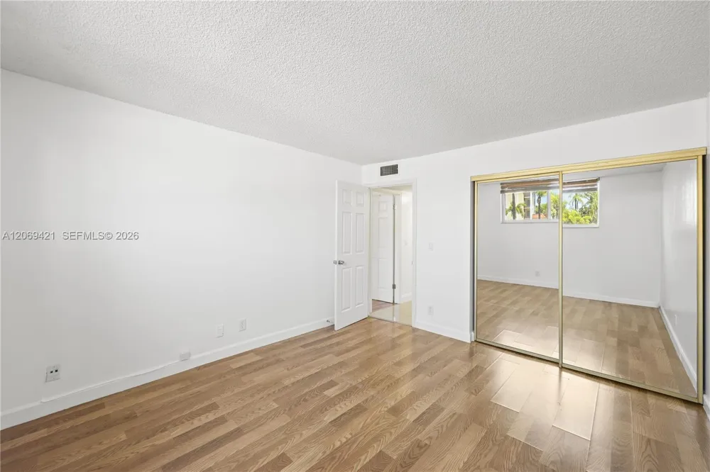 104 Paradise Harbour Blvd #114 North Palm Beach, FL 33408