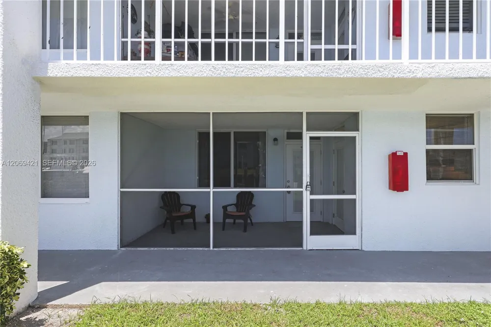 104 Paradise Harbour Blvd #114 North Palm Beach, FL 33408