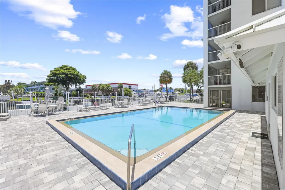 104 Paradise Harbour Blvd #114 North Palm Beach, FL 33408