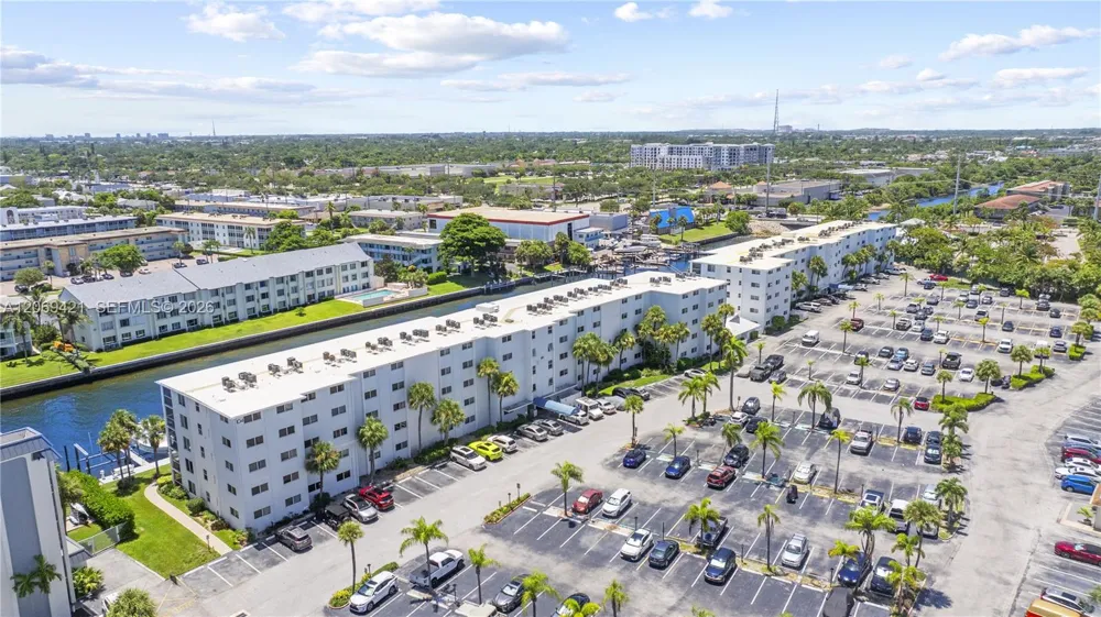 104 Paradise Harbour Blvd #114 North Palm Beach, FL 33408