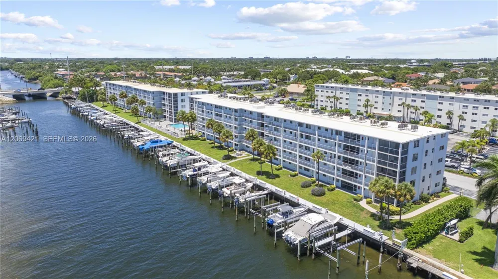 104 Paradise Harbour Blvd #114 North Palm Beach, FL 33408