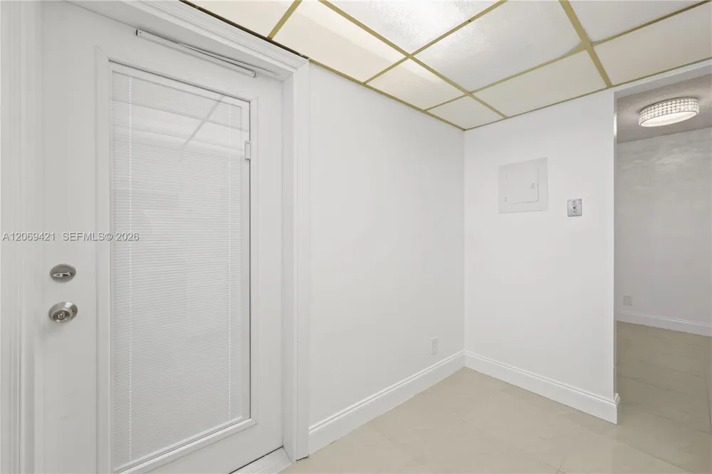 104 Paradise Harbour Blvd #114 North Palm Beach, FL 33408