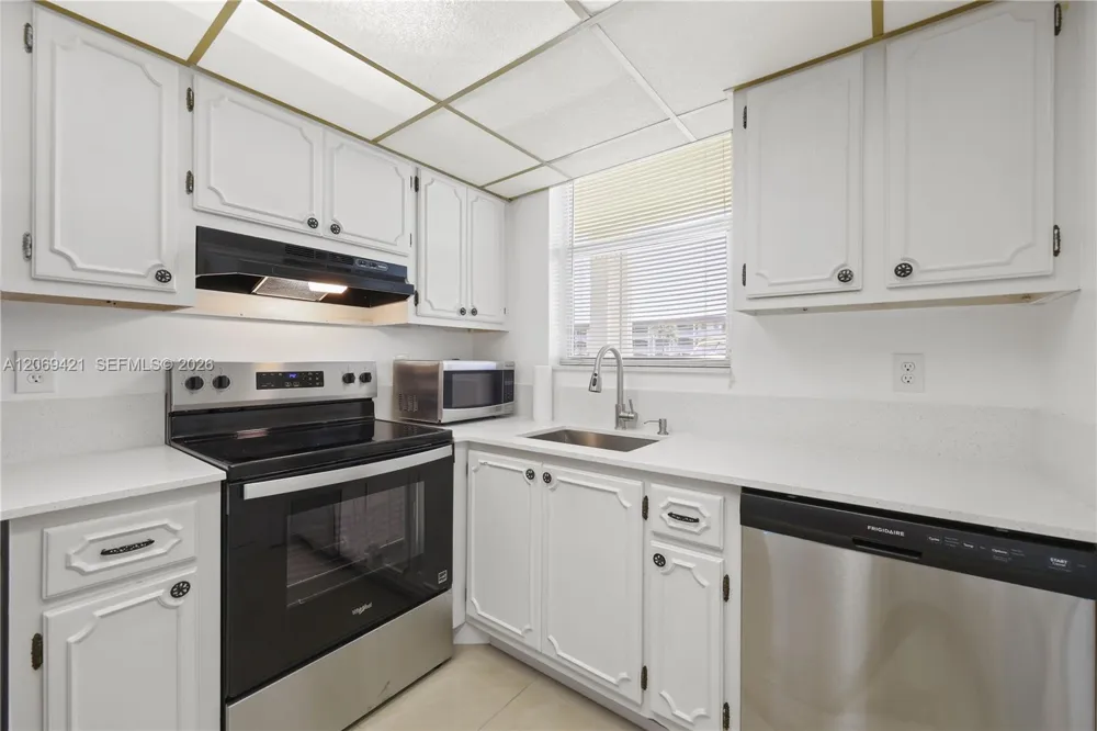 104 Paradise Harbour Blvd #114 North Palm Beach, FL 33408