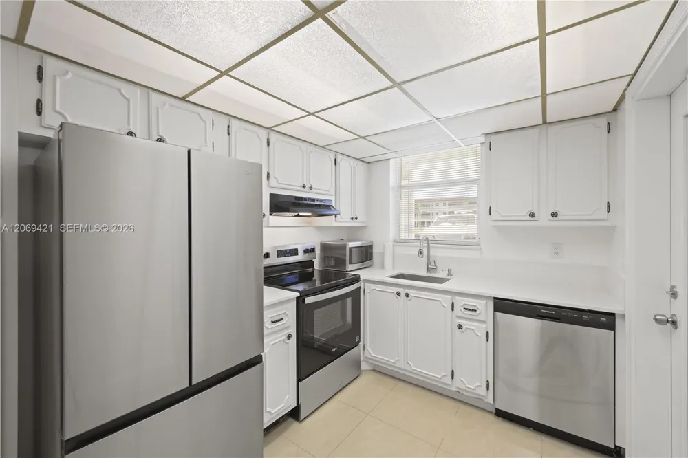 104 Paradise Harbour Blvd #114 North Palm Beach, FL 33408