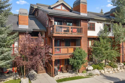 435 Ore House Plaza #202