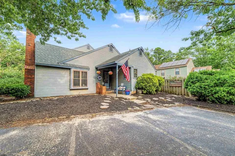 711 E Cooper Ferry Ct