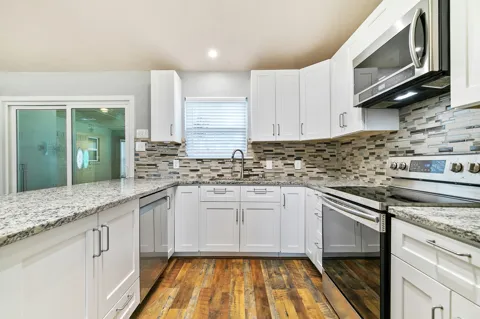 909 Dove Road