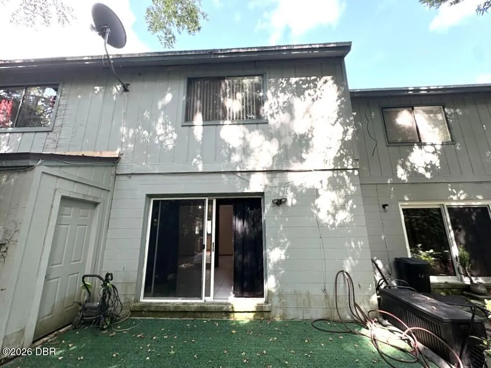 14 Fair Oaks Circle Ormond Beach, FL 32174